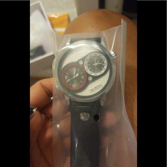 Item Type	WristwatchesDial Window Material Type	G - Picture 3 of 3